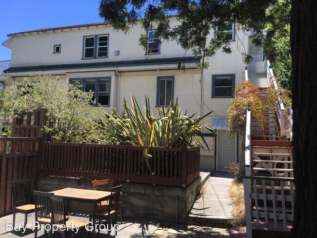 Building Photo - 925 61st St