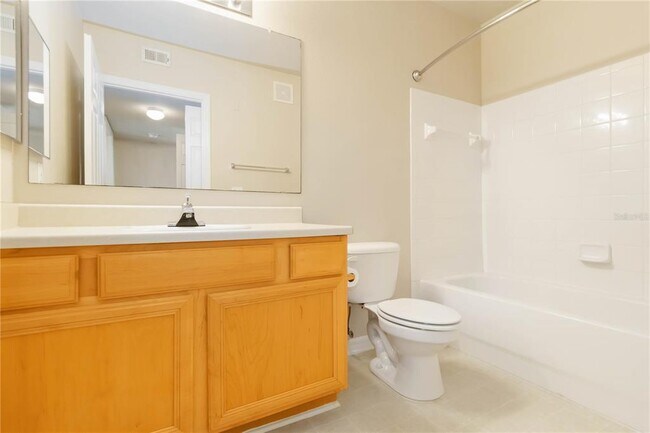 Building Photo - 1040 Villagio Cir