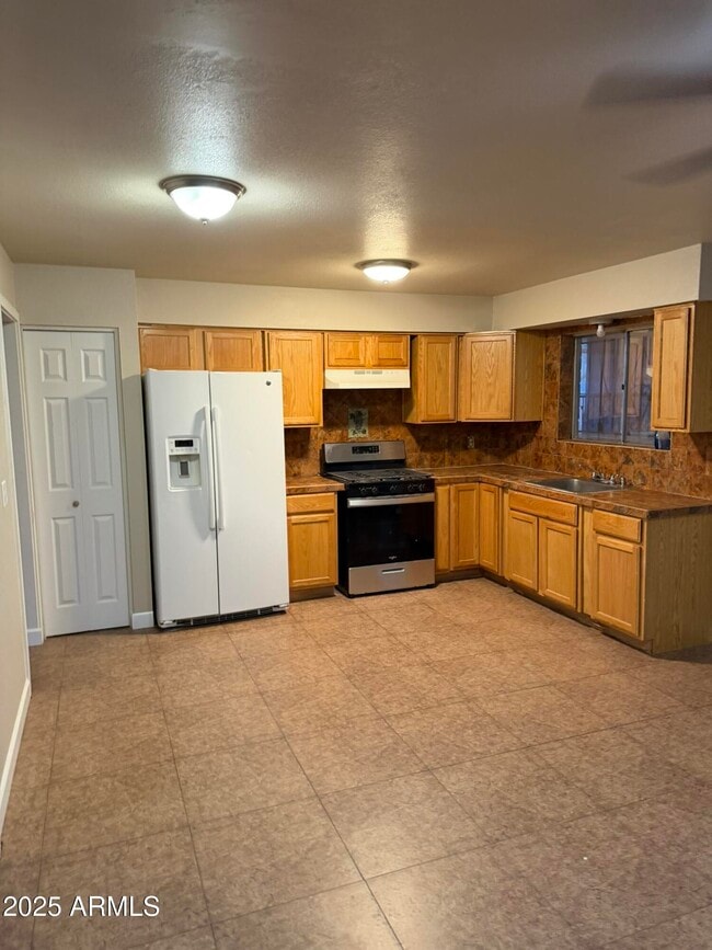 Building Photo - 1516 W Pueblo Ave