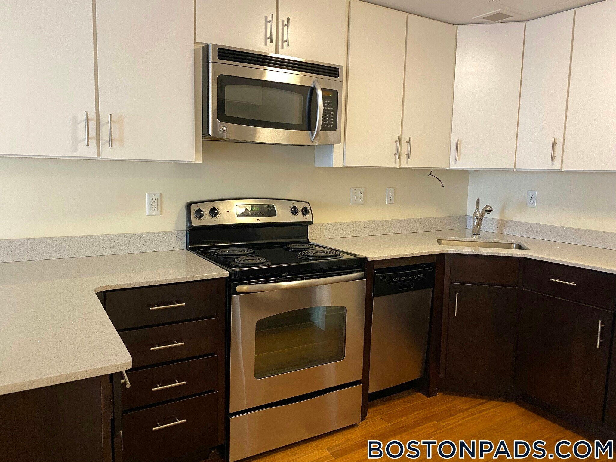 Building Photo - 8 Winter Pl