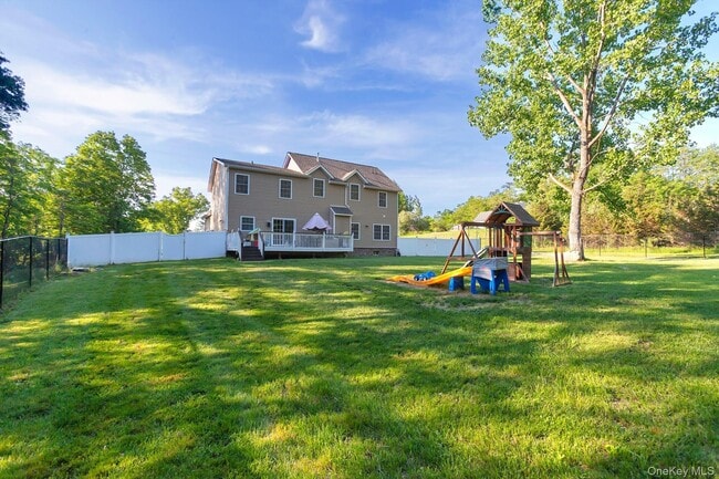 Building Photo - 16 Primrose Ln