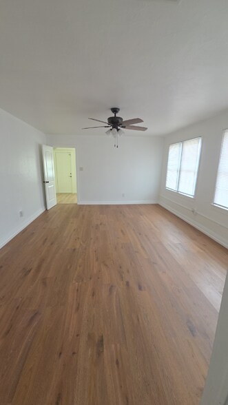 Building Photo - 1100 E Canal St