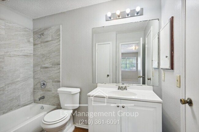 Building Photo - 6716 Windsor Hollow Dr