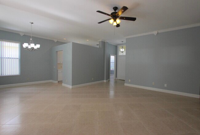 Building Photo - 240 Sussex Cir