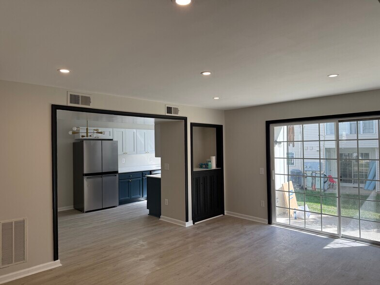 Living room - 114 Fort Evans Rd NE