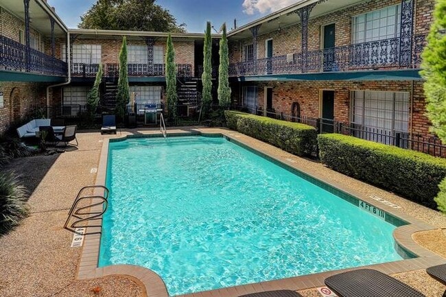 Building Photo - IN THE HEART OF UPTOWN HOUSTON - THE GALLE...