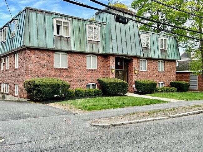 Building Photo - 21 Greenwood St