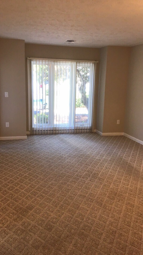 1 Bedroom Condo in the Desirable Cobblesto... 4706 Cobblestone Dr