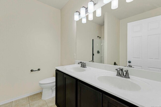 Building Photo - 322 Walnut Crest