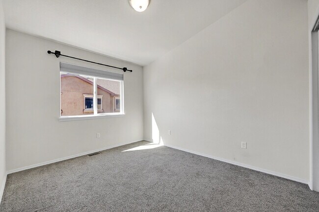 Building Photo - $1,999 - 3 Bed, 2.5 Bath Townhome in CO Sp...