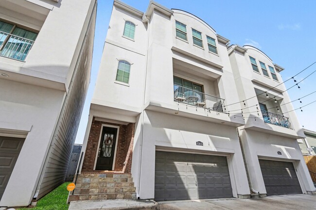 Building Photo - 1538 Dian St