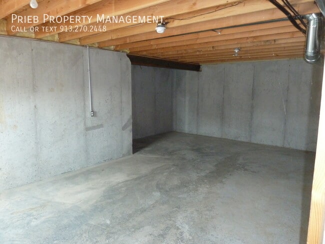 Building Photo - Prairie Haven Duplex - Available November ...
