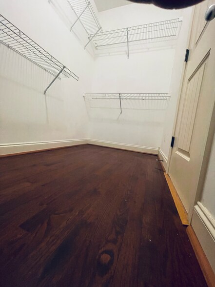 Building Photo - 770 Ridgefield Way