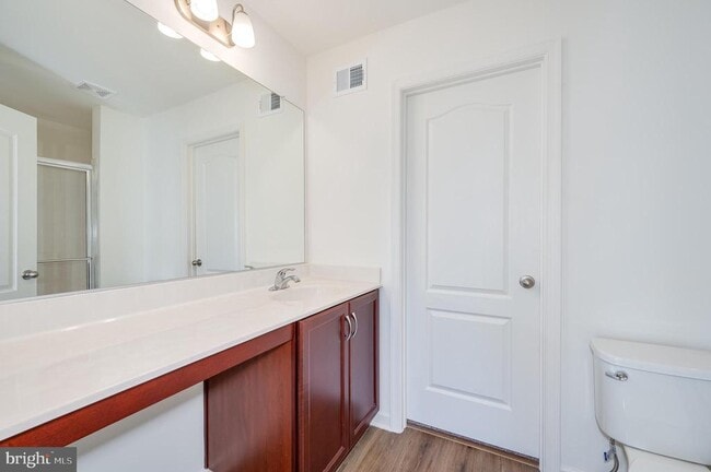 Building Photo - 192 Ludgate Mnr