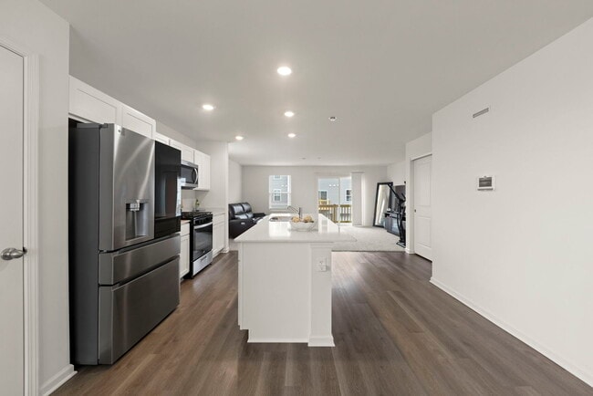 Building Photo - 1561 Sequoia Wy