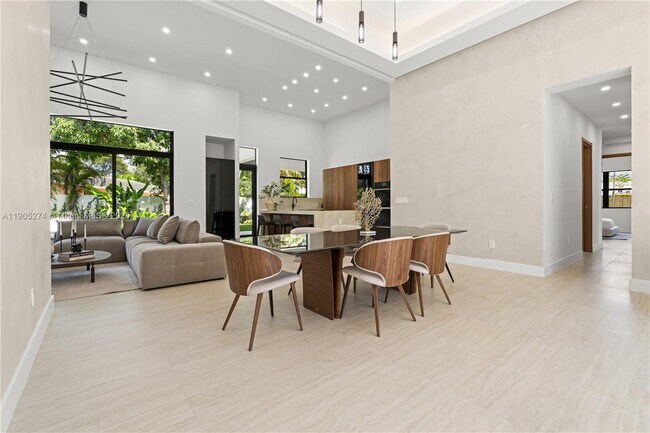 Building Photo - 543 NE 109th St