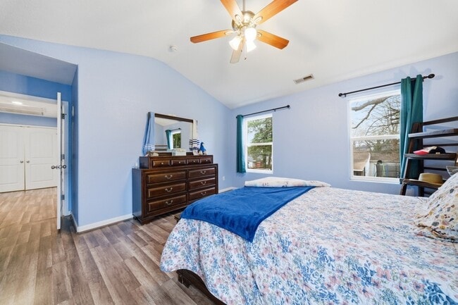 Building Photo - 507 Leonard Rd