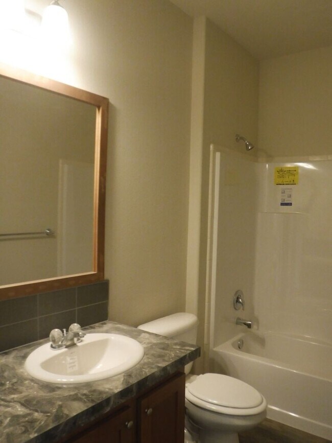 Building Photo - 60889 Granite Dr
