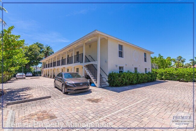 Building Photo - 1555 Blue Point Ave