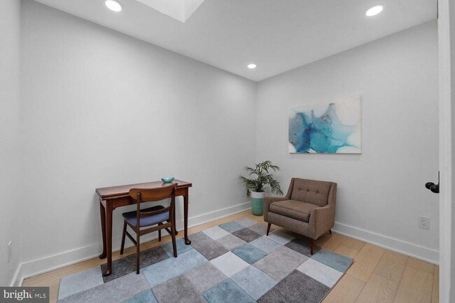 Building Photo - 1368 Bryant St NE