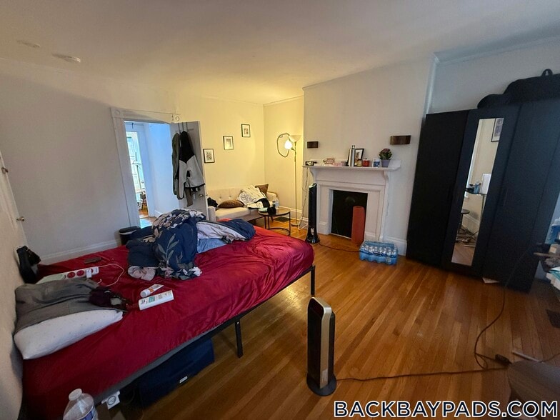 Building Photo - 429 Marlborough St