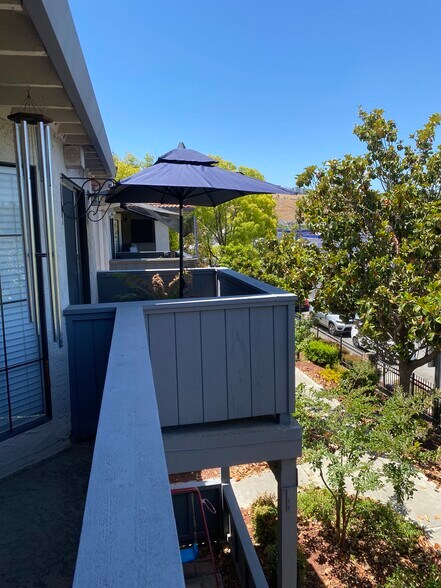 Building Photo - 45 Kenbrook Cir