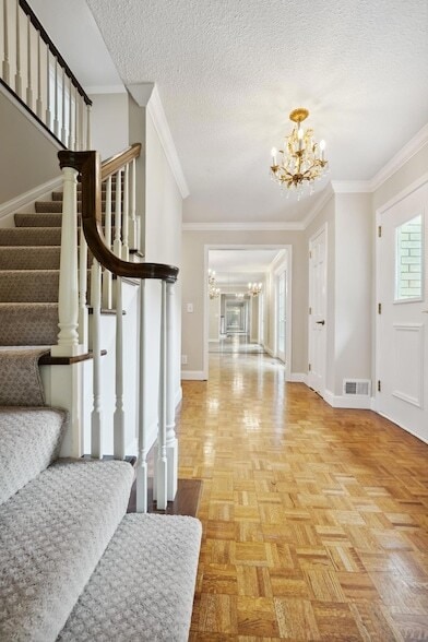 Building Photo - 5721 Londonderry Rd