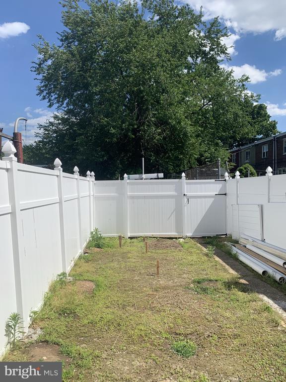 Building Photo - 3711 Richmond St