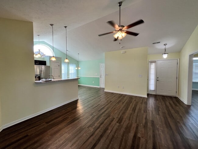 Building Photo - 187 Heath Dr