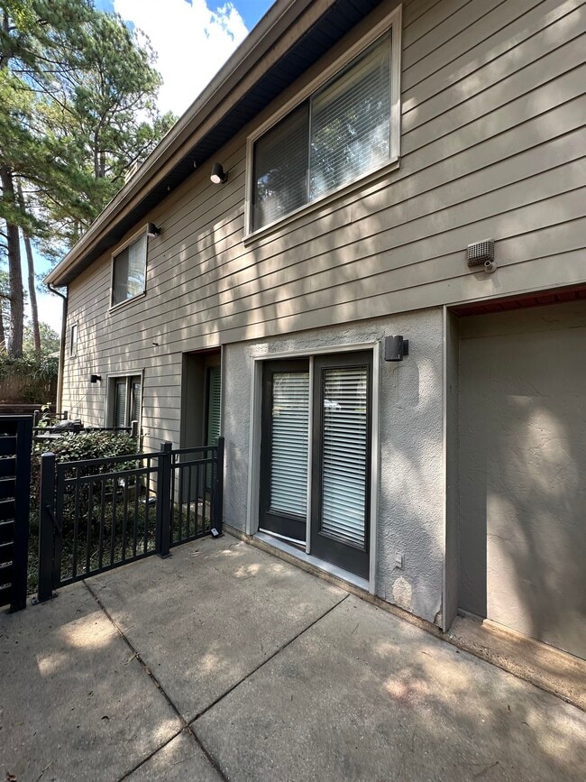 Building Photo - 1837 Gray Ridge Cove