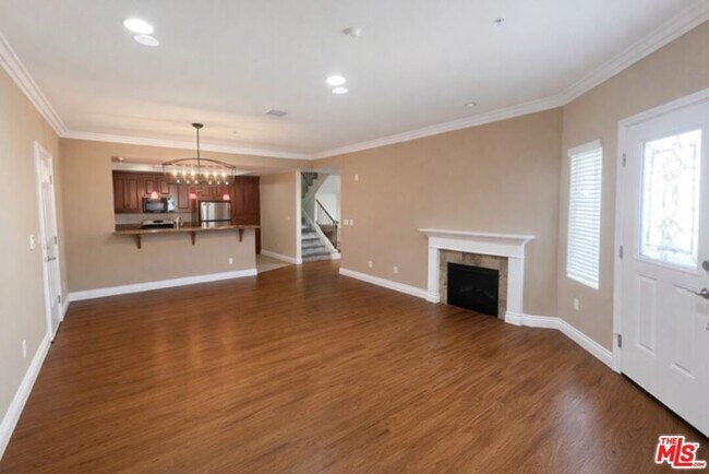 Building Photo - 1101 East Ave