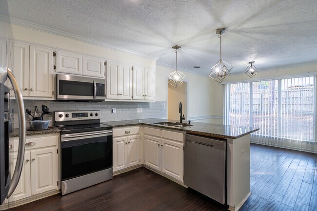 Building Photo - 1051 Waltons Ct