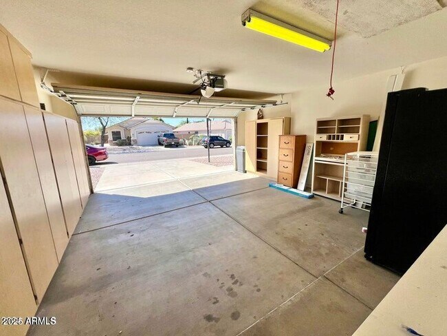 Building Photo - 3410 E Escuda Rd