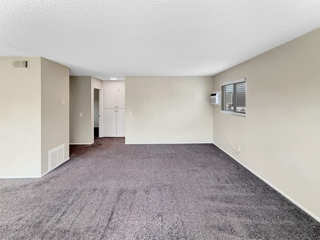 Building Photo - 825 Normark Terrace