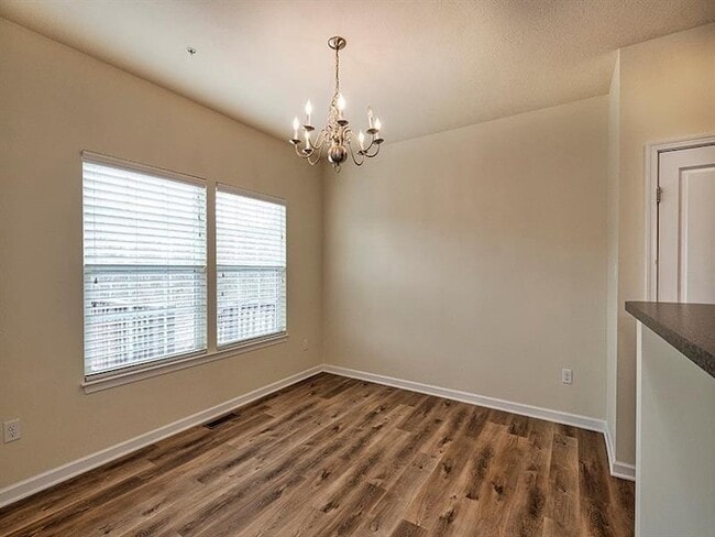 Building Photo - 261 Broadstone Dr