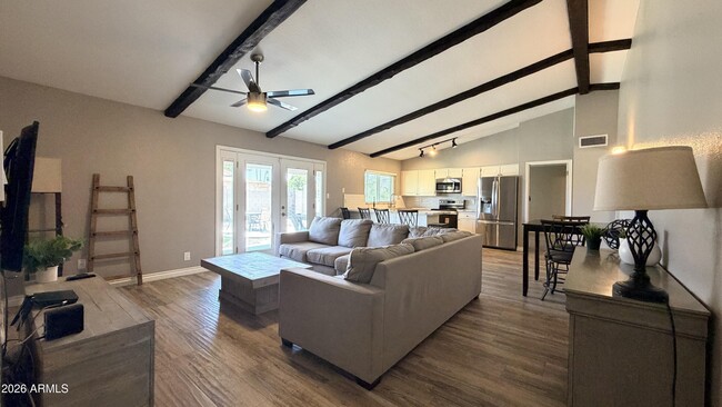 Building Photo - 2303 S Cottonwood Dr