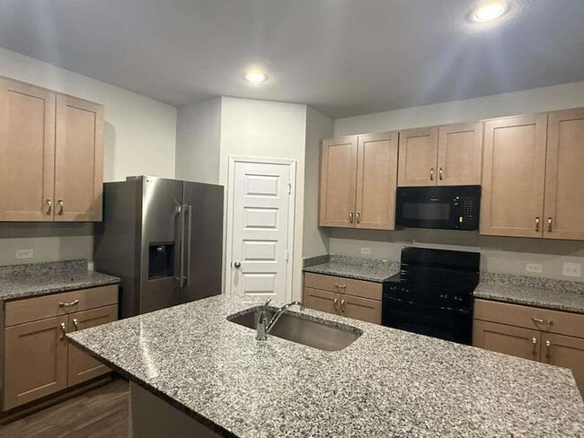 Building Photo - 2711 Totley Rd