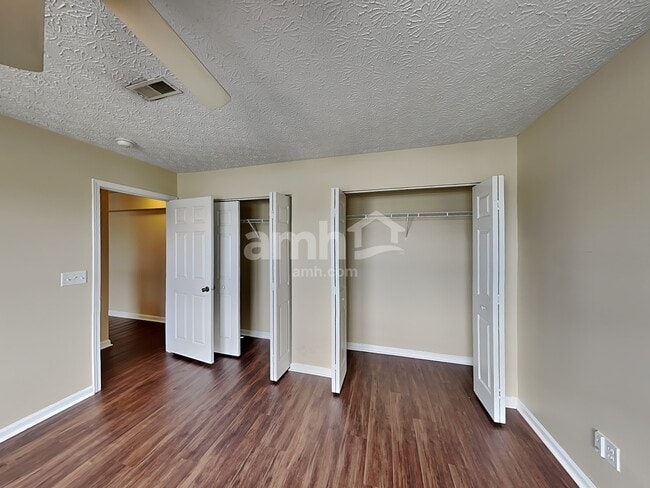 Building Photo - 8 Danielson Cir