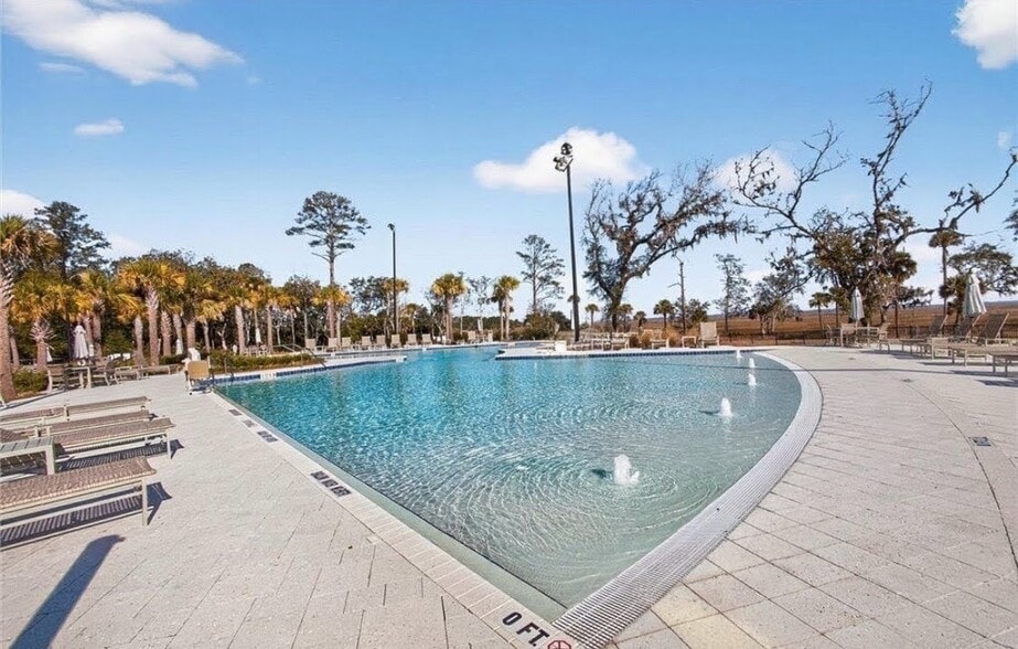 Building Photo - 268 Heron Creek Dr