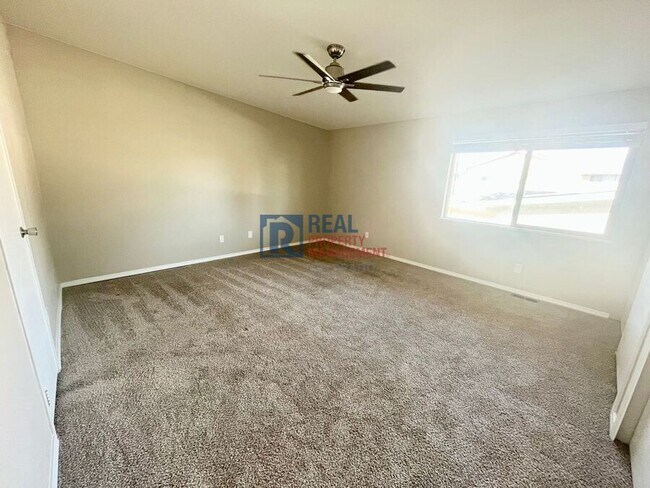 Building Photo - 392 W Rockrimmon Blvd