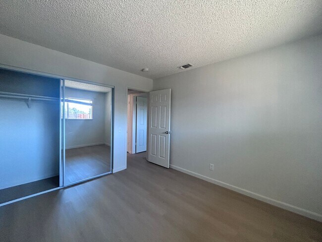 Building Photo - 9673-9675 Lake Natoma Drive
