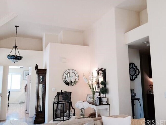 Building Photo - 7037 Paseo Encantada