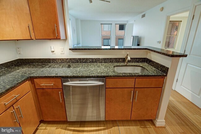 Building Photo - 915 E Street NW Unit 1001