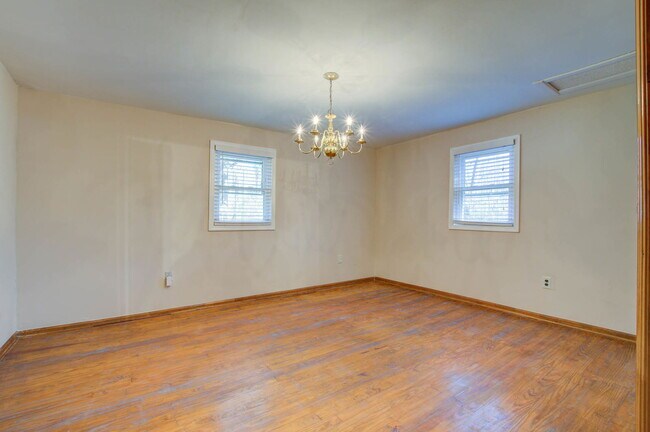 Building Photo - 756 Seaman Ln