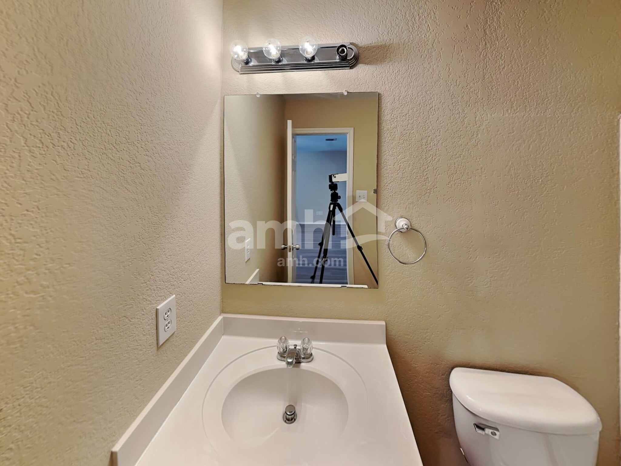 Building Photo - 12322 Mountain Pne