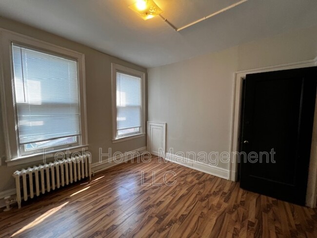 Building Photo - 137 S Prince St