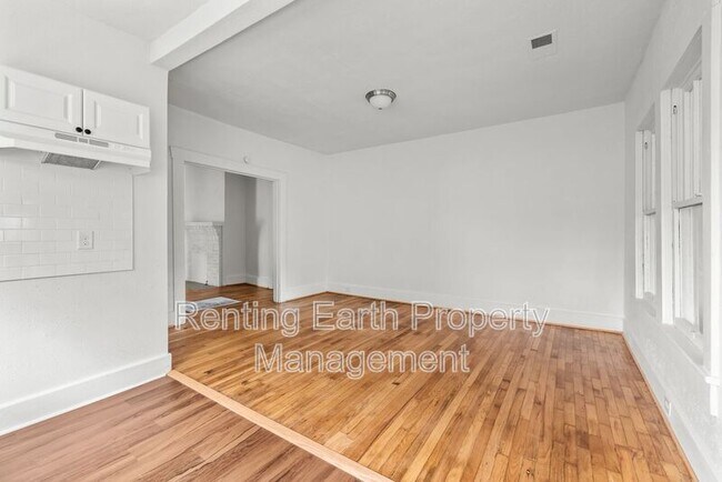 Building Photo - 1625 51st St Ensley