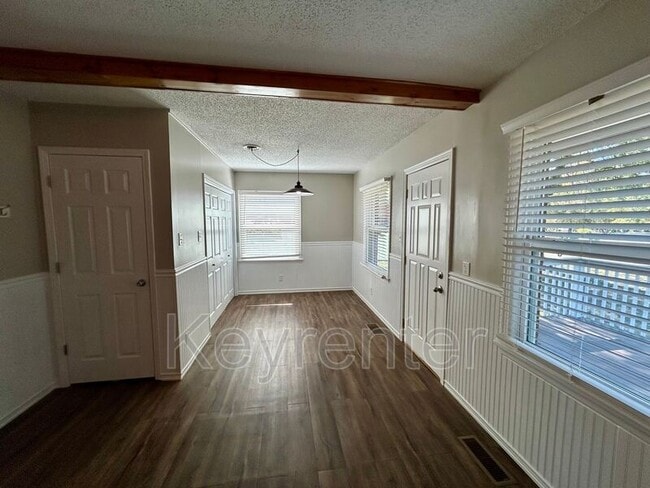 Building Photo - 4315 Woodlawn Pike