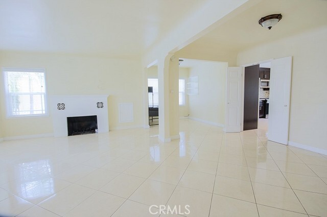 Building Photo - 2920 Los Flores Blvd