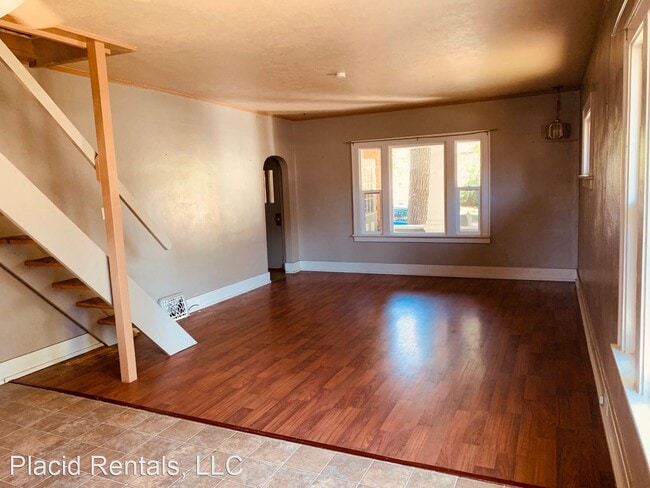 Building Photo - 3 br, 1.5 bath House - 10 17th St N